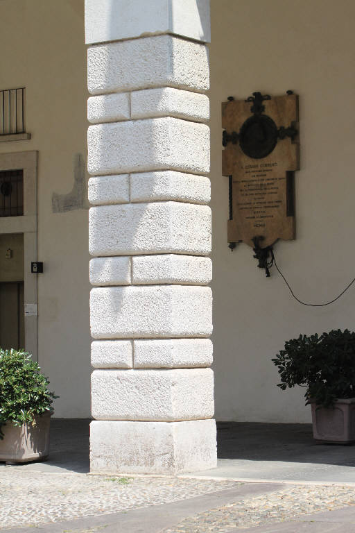pilastro di Longhena, Baldassarre (sec. XVII)