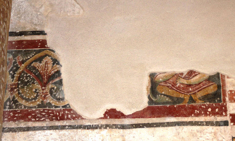 motivi decorativi vegetali, suonatore di flauto (dipinto) - ambito bresciano (prima metà sec. XIV)