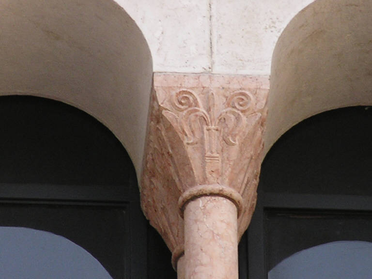Motivi decorativi a girali vegetali (capitello) di Tagliaferri, Giovanni - ambito lombardo (sec. XX)