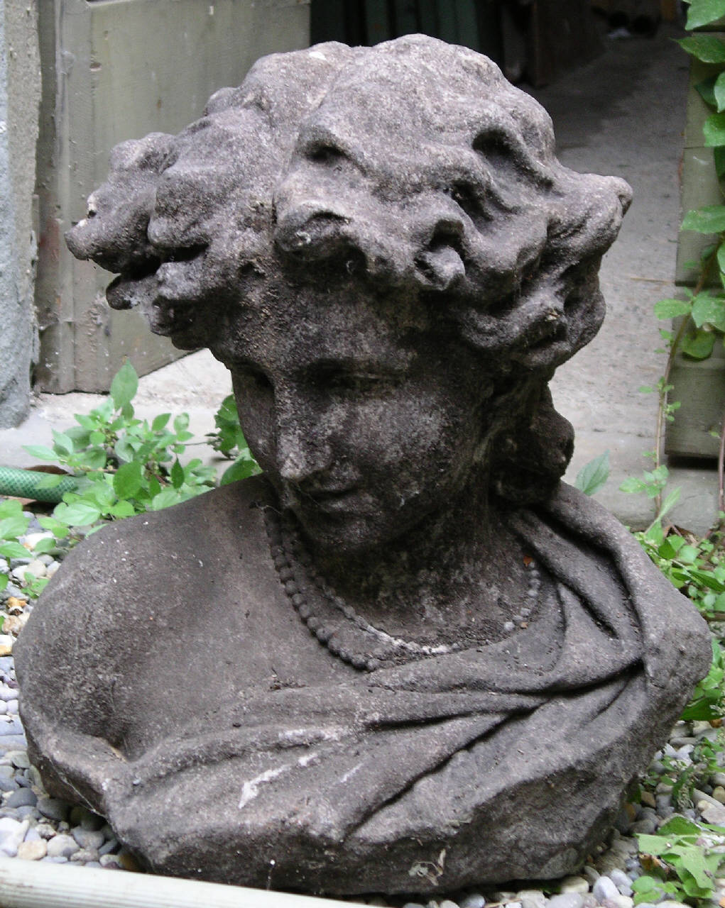 busto di donna (busto) di Jerace, Vincenzo (sec. XX)