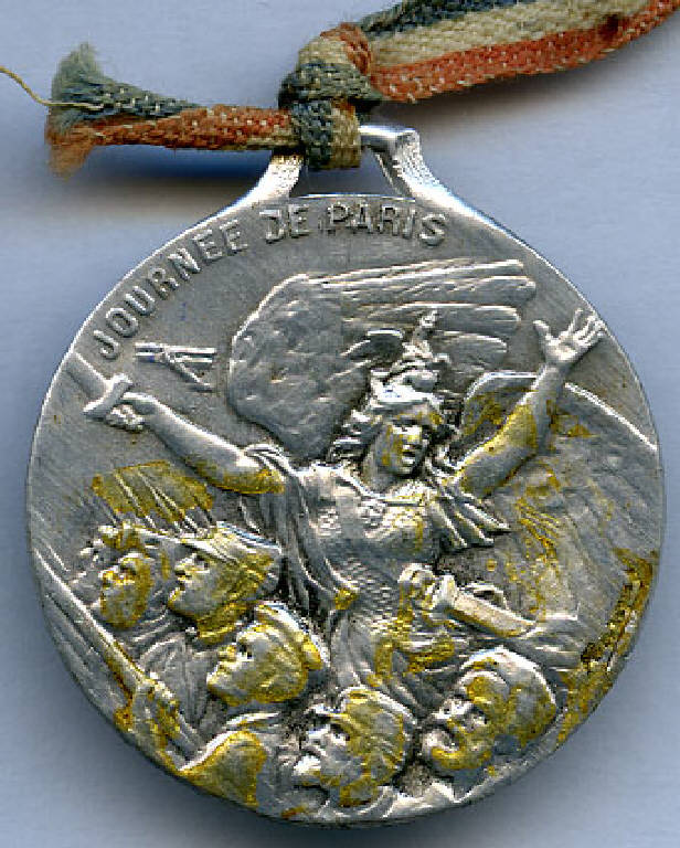 Medaglia commemorativa delle Giornate di Parigi, Vittoria alata (decorazione militare) di Borgas (primo quarto sec. XIX)