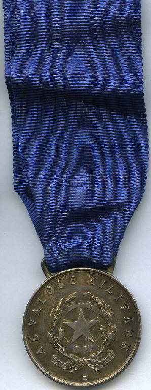 Medaglia d'argento al Valor Militare (Medagliere di Emilio Scaglia), stemma Repubblica Italiana; corona d'alloro con iscrizione (decorazione militare) - produzione (sec. XX)