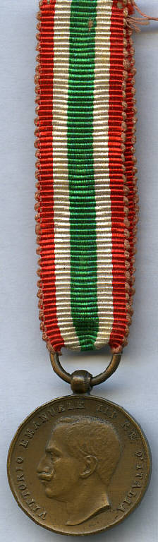 Medaglia a ricordo dell'Unità d'Italia, mignon, Vittorio Emanuele III; corona d'alloro (decorazione militare) - produzione (sec. XX)