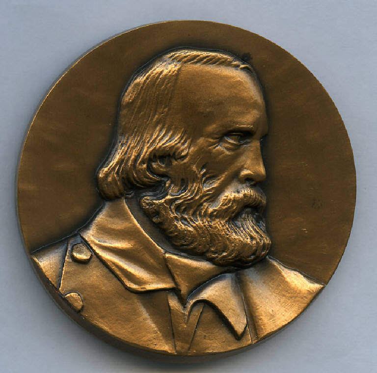 Medaglia commemorativa del Centenario della morte di Giuseppe Garibaldi, Giuseppe Garibaldi; equipaggiamento di volontari garibaldini (medaglia) di ; Varisco, Erminio (sec. XX)