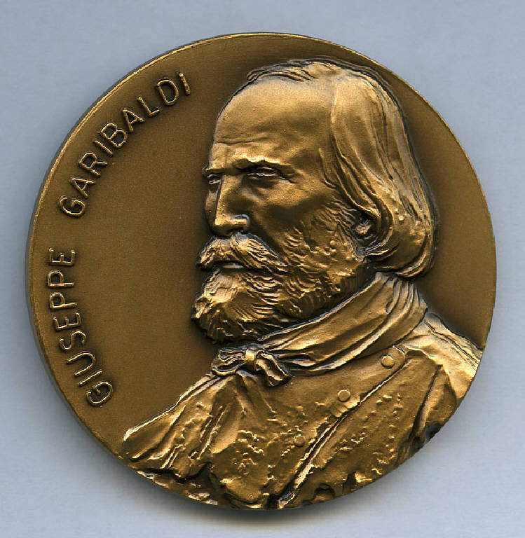 Medaglia commemorativa del Bicentenario della nascita di Giuseppe Garibaldi, Giuseppe Garibaldi; scritte (medaglia) di ; Cattaneo, Piero (sec. XXI)