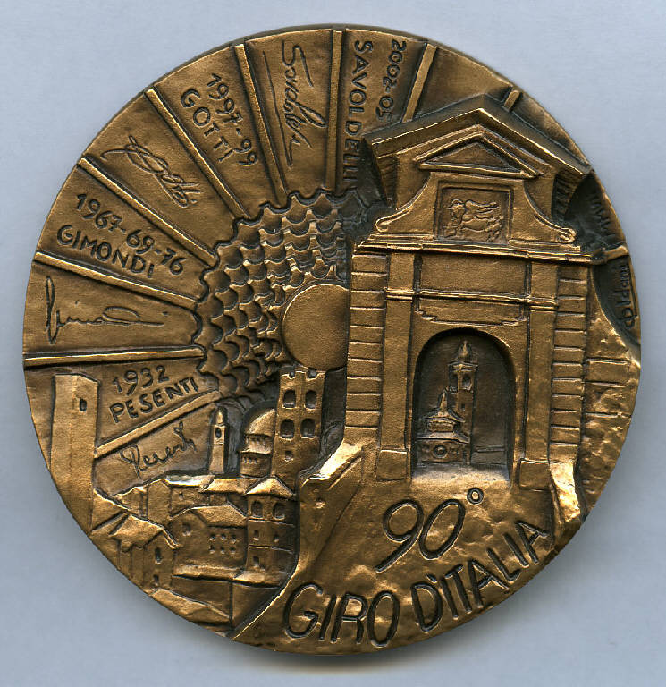 Medaglia commemorativa del Bicentenario della nascita di Giuseppe Garibaldi, Veduta di Bergamo, ruota di bibicletta; logo (medaglia) di ; Oldani, Luigi (sec. XXI)