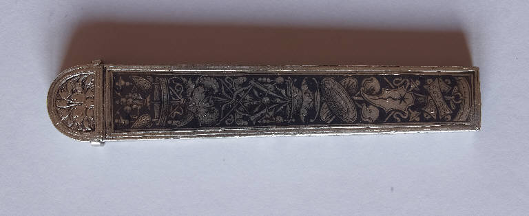 Manico decorato a grottesche, Grottesche (manico di coltello) - ambito italiano (secc. XV/ XVI)
