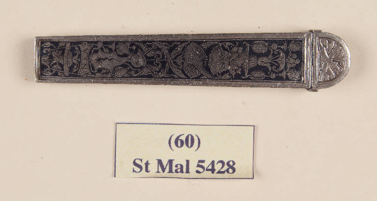 Manico decorato a grottesche, Grottesche (manico di coltello) - ambito italiano (secc. XV/ XVI)