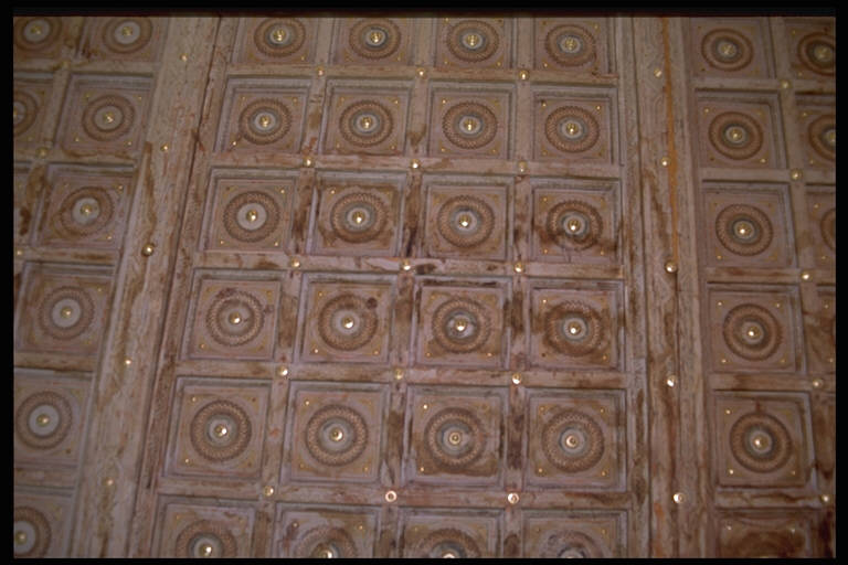 MOTIVI DECORATIVI A CASSETTONI (soffitto dipinto) - Produzione mantovana (prima metà sec. XVIII)