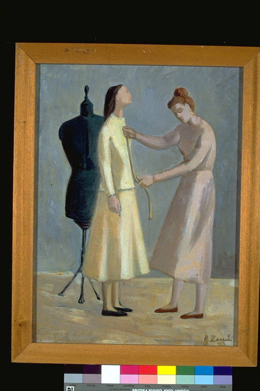 Vestito in prova, Due figure femminili, una in atto di prendere le misure all'altra, ed un manichino (dipinto) di Zanchi, Rachele (terzo quarto sec. XX)