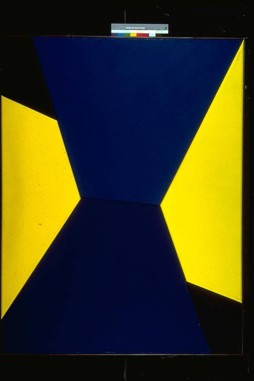 Opera costituita da due pentagoni blu, due trapezi gialli e altri due trapezi neri (dipinto) di Gandini, Marcolino (ultimo quarto sec. XX)