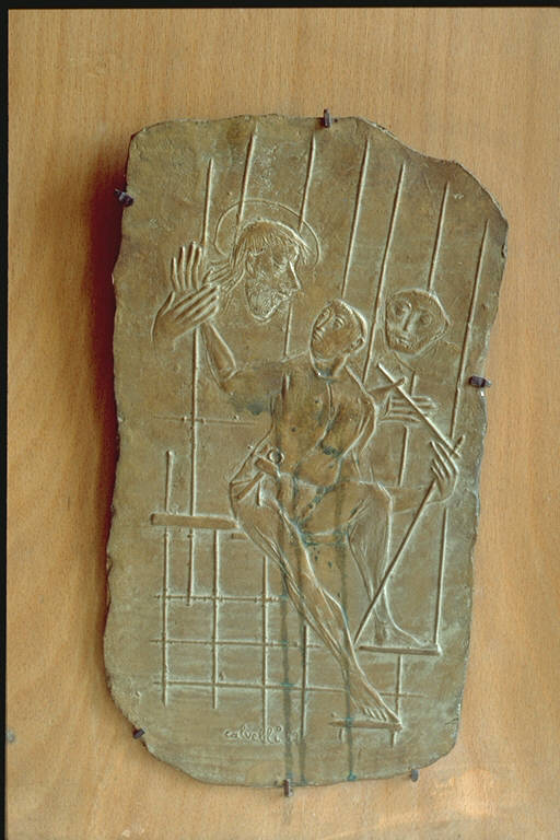 L'incontro, Figura con aureola, probabilmente il Cristo, tocca un personaggio seduto (bassorilievo) di Calvelli, Ettore (terzo quarto sec. XX)