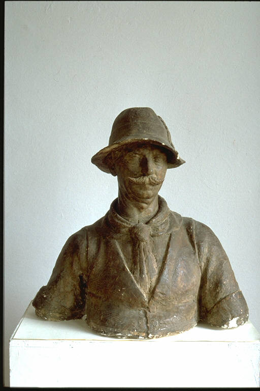 Bracciante in riposo, Busto maschile con cappello (scultura) di Bortolotti, Timo (secondo quarto sec. XX)