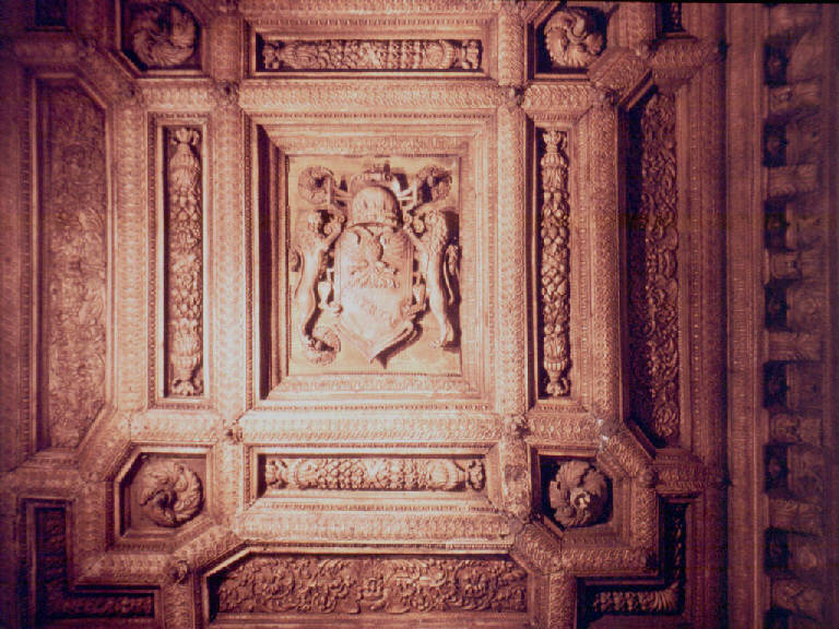 STEMMA GENTILIZIO (soffitto intagliato) - ambito cremonese (seconda metà sec. XVI)