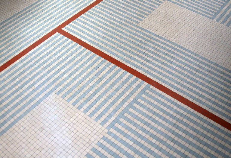 Motivi decorativi geometrici (pavimento) di Ditta Ceramica Ferrari (di Cremona) (bottega) - manifattura razionalista (secondo quarto sec. XX)