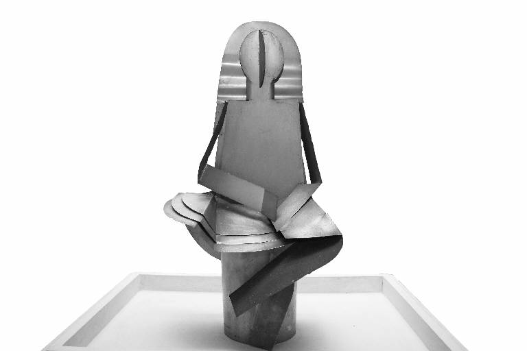 Aerosensibilità, figura femminile seduta (statua) di Regina [forma incompleta per Cassolo Bracchi, Regina] - futurista (secondo quarto sec. XX)