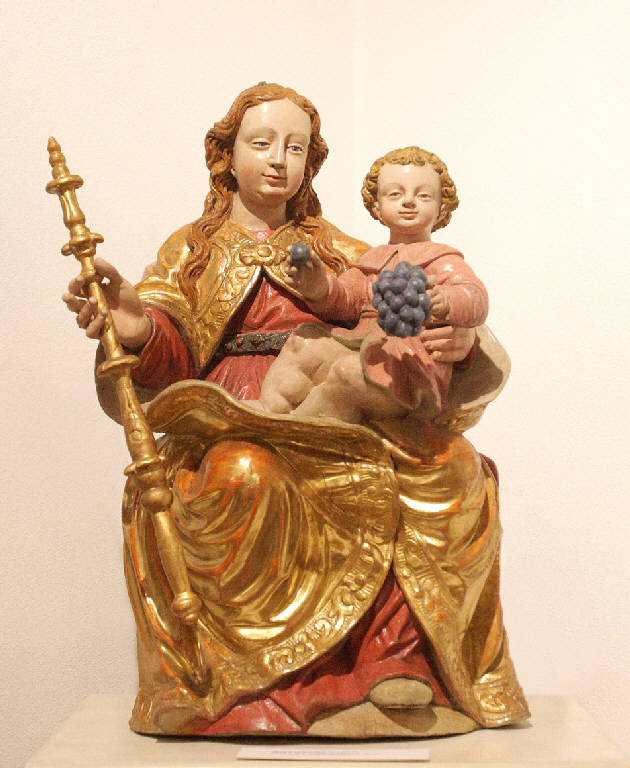 Madonna dell'uva, Madonna con Bambino che tiene in mano un grappolo d'uva (statua) - ambito valtellinese (fine sec. XVI)