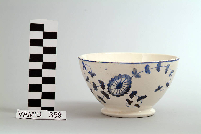 Motivi decorativi vegetali (ciotola) di Società Ceramica Revelli (sec. XX)