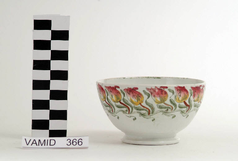 Tulipani (ciotola) di Società Ceramica Richard (sec. XIX)