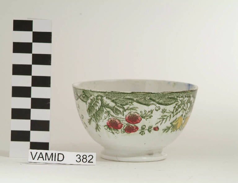 Motivi decorativi floreali (ciotola) di Società Ceramica Richard (ultimo quarto sec. XIX)