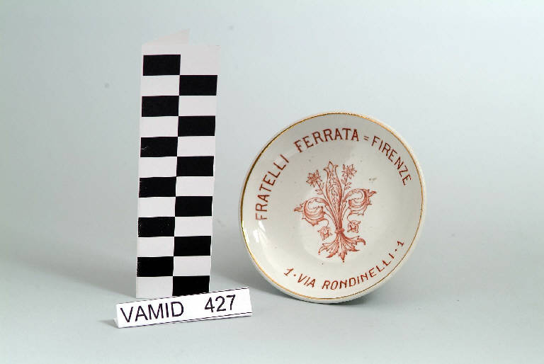 piatto di Società Ceramica Italiana Laveno (primo quarto sec. XX)