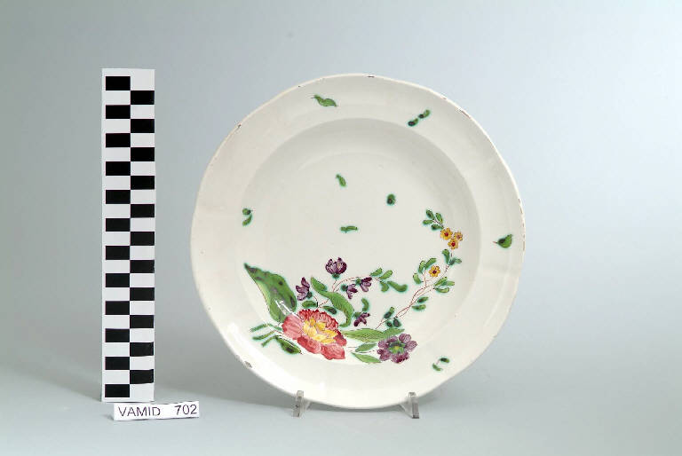 Fiori (piatto fondo) di Società Ceramica Revelli (sec. XX)