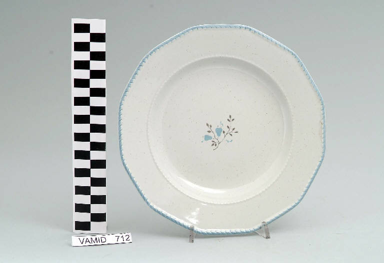Motivi decorativi vegetali stilizzati (piatto piano) di Società Ceramica Richard Ginori (sec. XX)