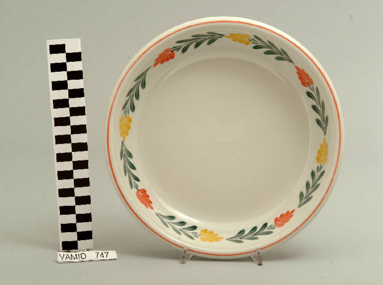 Motivi decorativi vegetali stilizzati (pirofila) di Società Ceramica Richard Ginori; Campi Antonia (sec. XX)