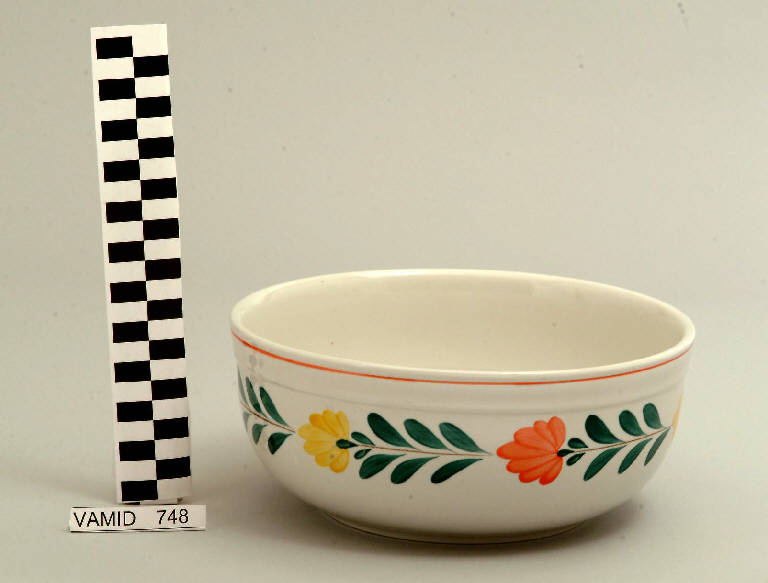Motivi decorativi vegetali stilizzati (insalatiera) di Società Ceramica Richard Ginori; Campi Antonia (sec. XX)