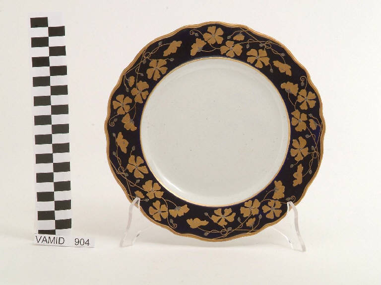 Motivi decorativi floreali stilizzati (piatto da frutta) di Società Ceramica Italiana Laveno (sec. XX)