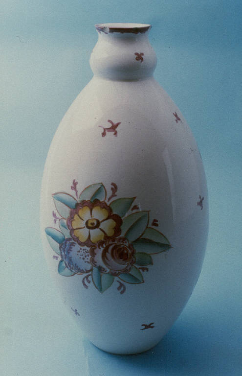 Motivi decorativi floreali (vaso portafiori) di Società Ceramica Italiana Laveno (metà sec. XX)
