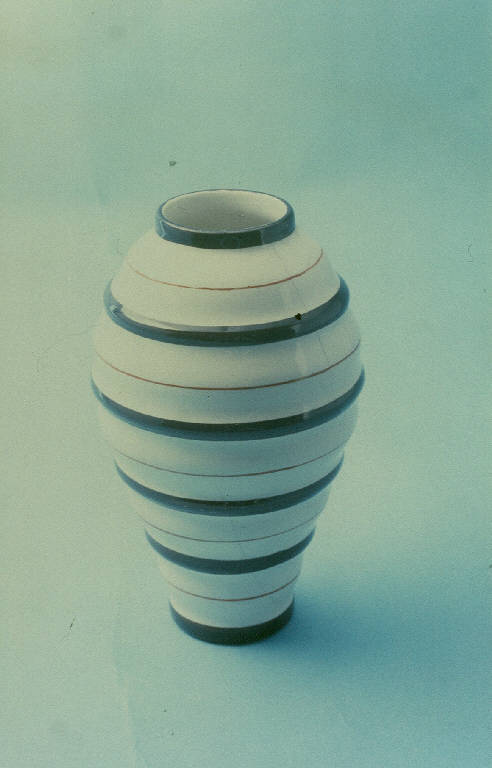 vaso portafiori di Scuola Professionale per Ceramisti (sec. XX)