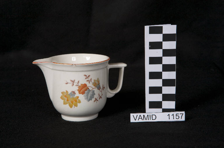 Motivi decorativi floreali (lattiera) di Società Ceramica Revelli (sec. XX)