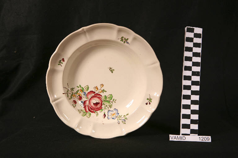 piatto fondo di Società Ceramica Italiana Laveno; Andlovitz Guido (sec. XX)