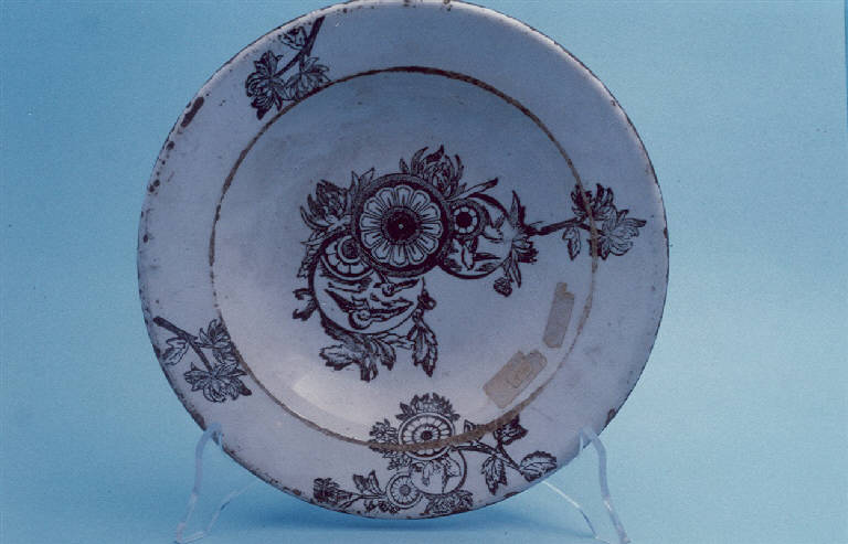 Motivi decorativi floreali e animali (piatto fondo) di Società Ceramica Richard Ginori (prima metà sec. XX)