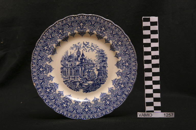 Paesaggio indo-cinese (piatto piano) di Società Ceramica Italiana Laveno (sec. XIX)