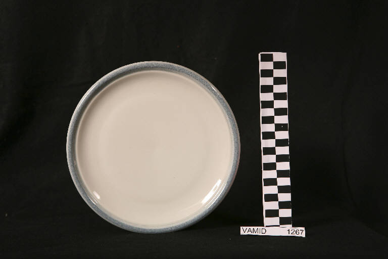 piatto piano di Società Ceramica Richard Ginori (sec. XX)