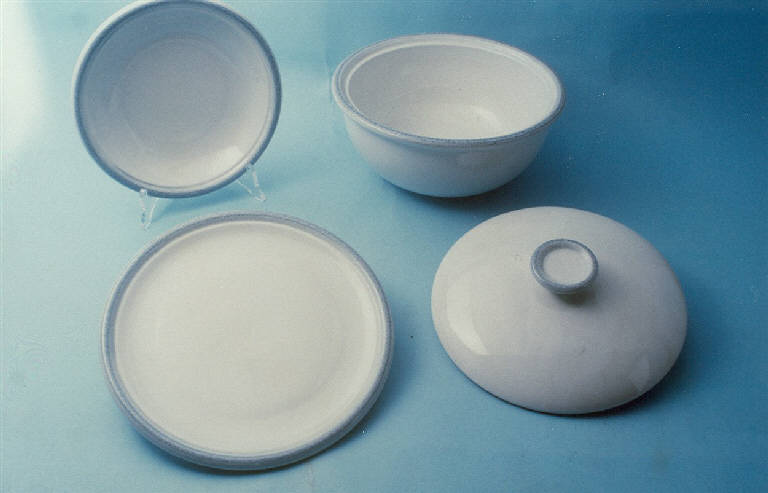 piatto fondo di Società Ceramica Richard Ginori (sec. XX)