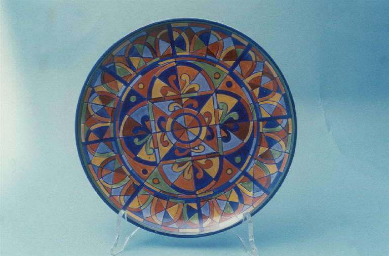 Composizione astratta (piatto piano) di Società Ceramica Revelli (sec. XX)