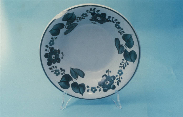 Motivi decorativi vegetali (piatto fondo) di Società Ceramica Richard Ginori (secondo quarto sec. XX)