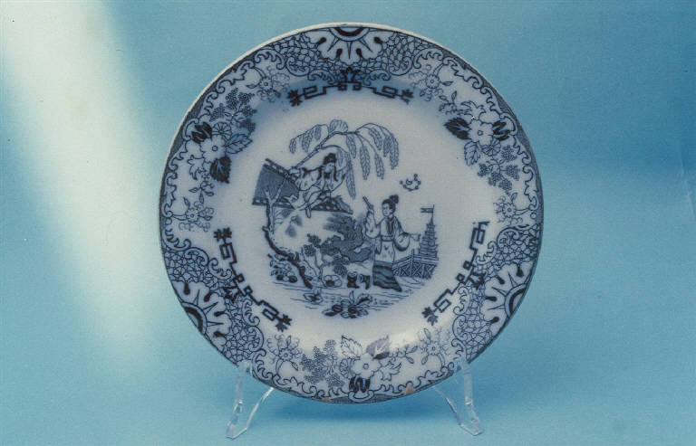 Scena orientale (piatto piano) di Società Ceramica Italiana Laveno (primo quarto sec. XX)
