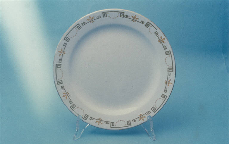 Motivi decorativi neoclassici (piatto da frutta) di Società Ceramica Richard Ginori (secondo quarto sec. XX)