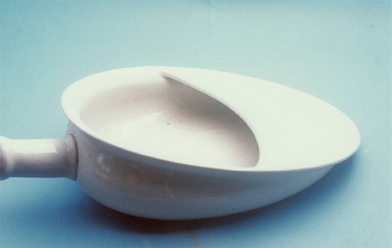 padella sanitaria di Società Ceramica Italiana Laveno (prima metà sec. XX)