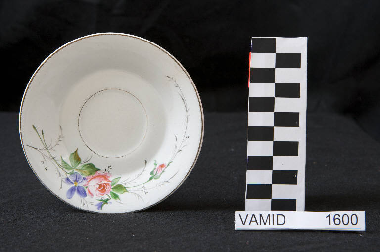 Mazzo di fiori (piattino) di Società Ceramica Italiana Laveno (inizio sec. XX)