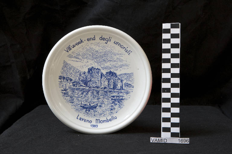 Veduta dei castelli di Cannero (piatto) di Società Ceramica Richard Ginori; Costantini Marco (sec. XX)