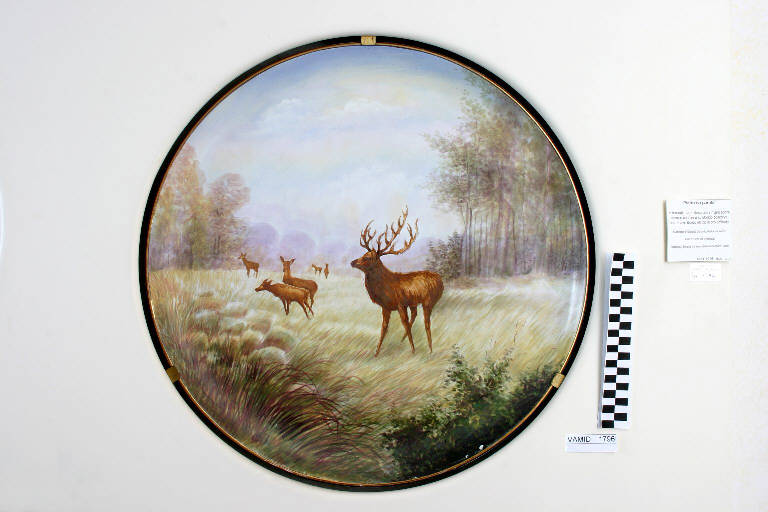 Paesaggio boschivo con cervi in una radura (piatto) di De Ambrosis Piero; Società Ceramica Italiana Laveno (sec. XX)