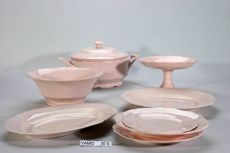 servizio da tavola di Società Ceramica Revelli (prima metà sec. XX)