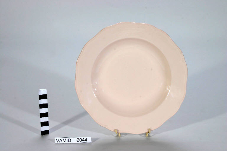 piatto fondo di Società Ceramica Revelli (prima metà sec. XX)