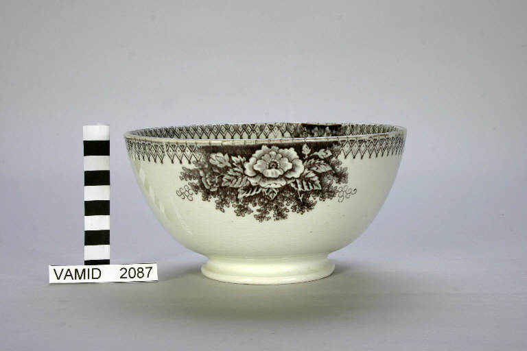 ciotola di Società Ceramica Richard (seconda metà sec. XIX)