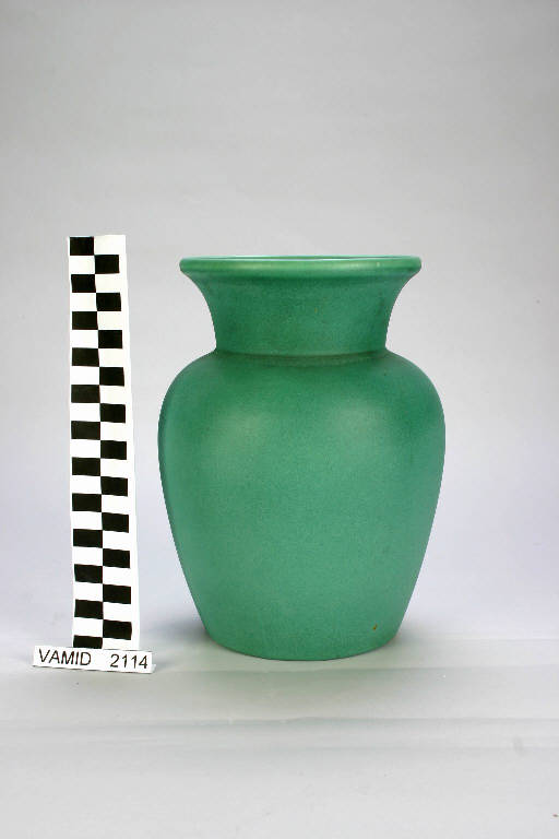 vaso portafiori di Gariboldi Giovanni; Società Ceramica Richard Ginori (sec. XX)